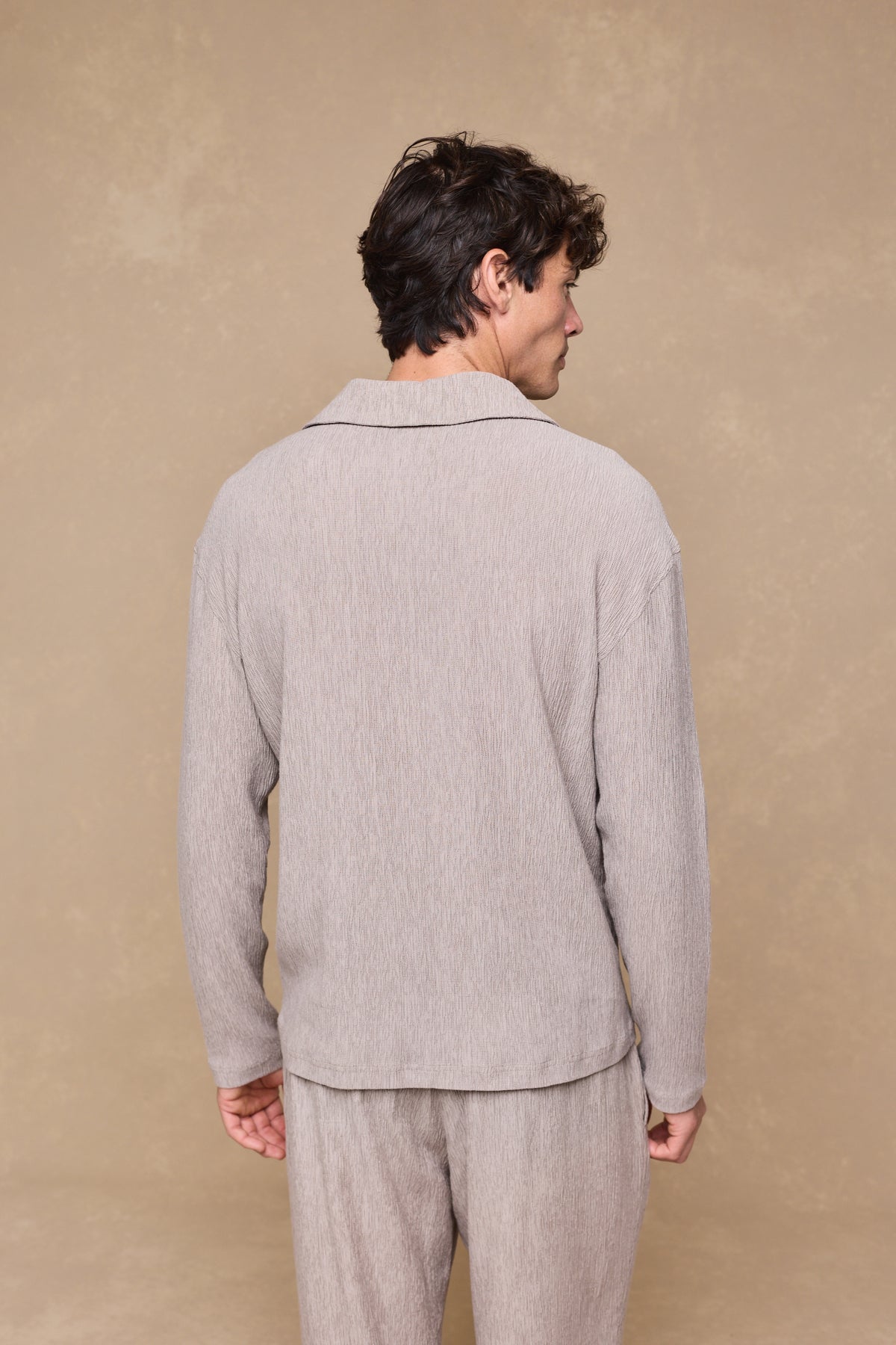 Artistieke polo met lange mouwen en open kraag - paddenstoelkleur