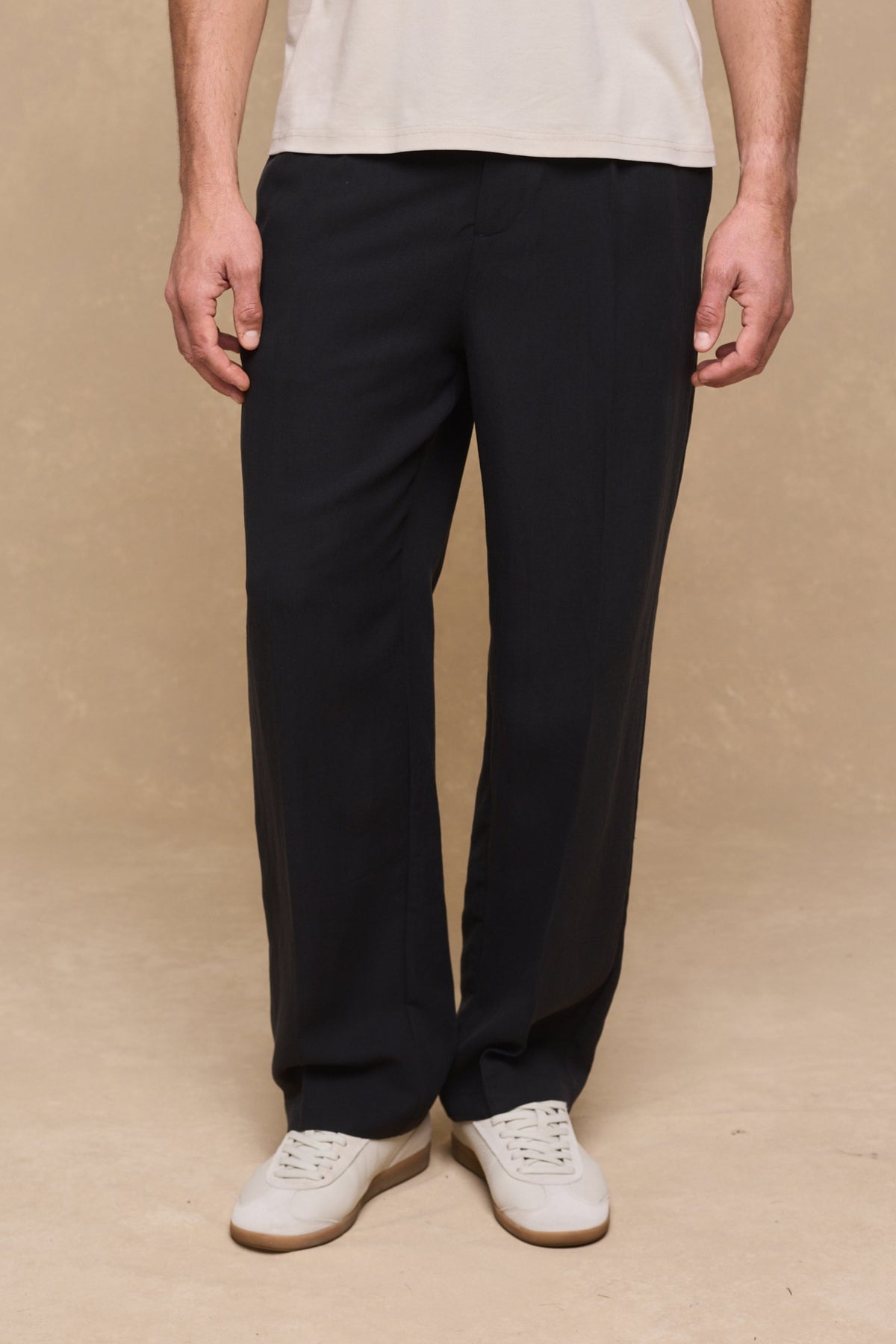 Helio Pleated Relaxed Trouser - Black