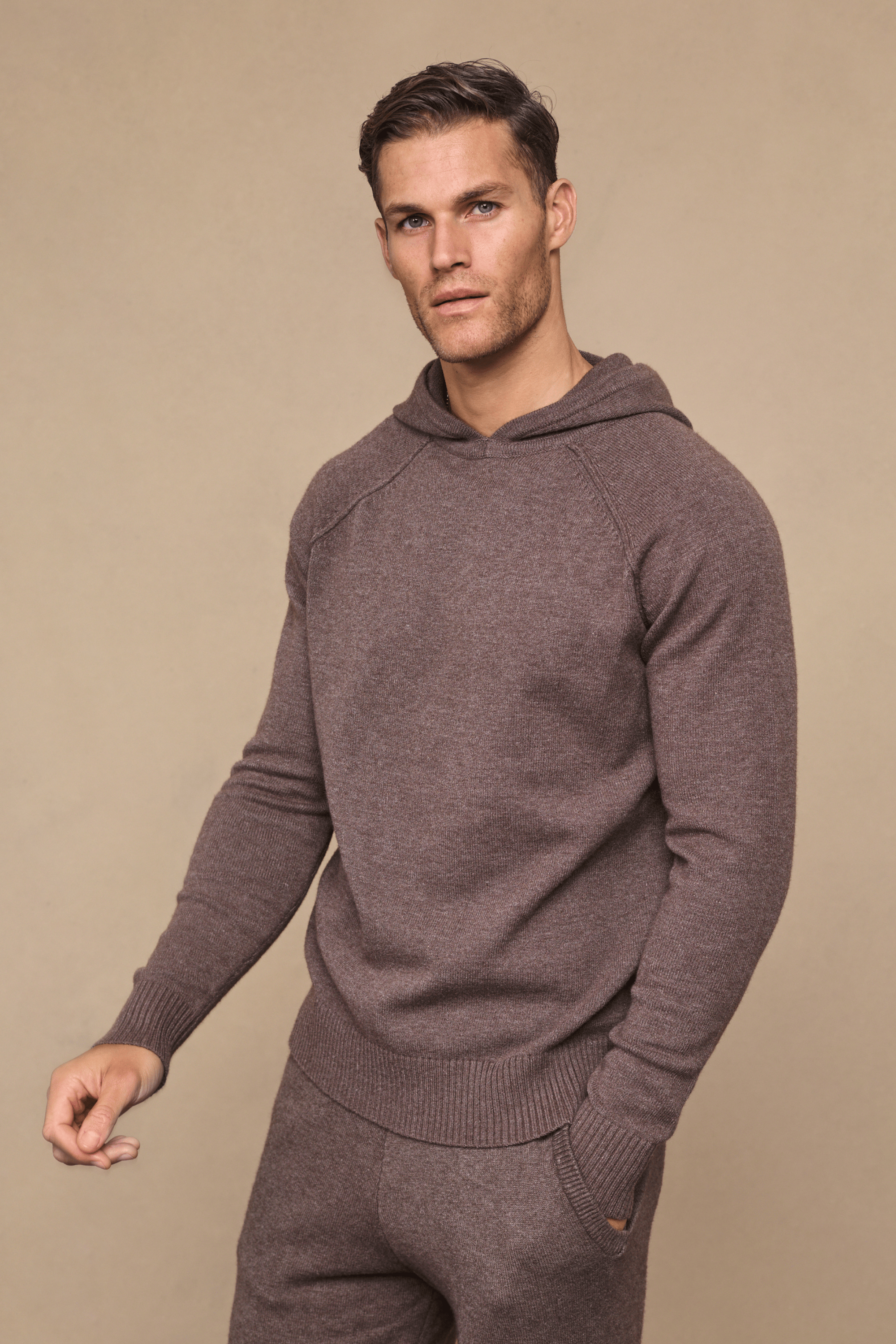 Rowan gebreide hoodie - bruin gemêleerd