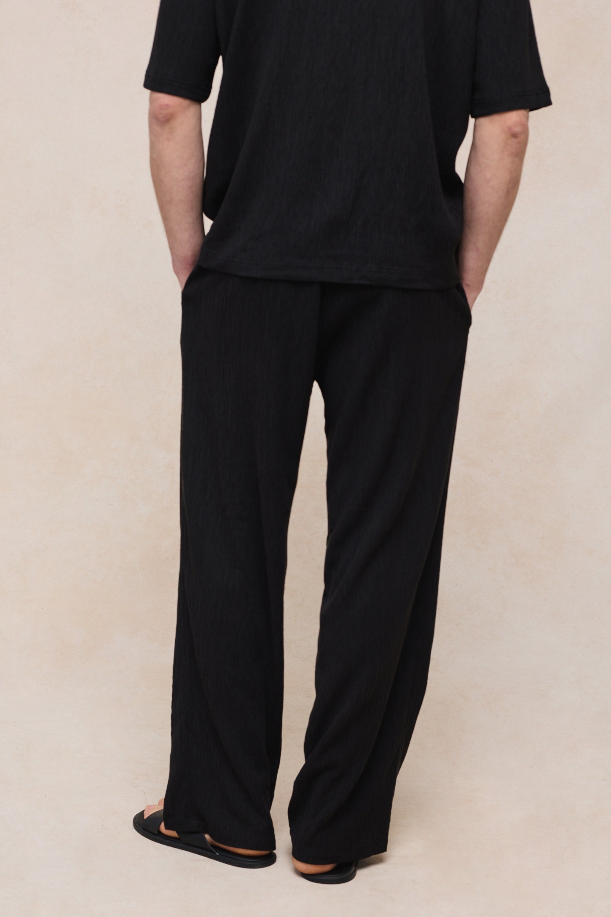 Silvano Crinkled Relaxed Trouser - Black