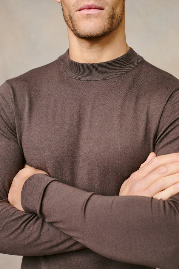Noah lichtgewicht trui met ronde hals - bruin