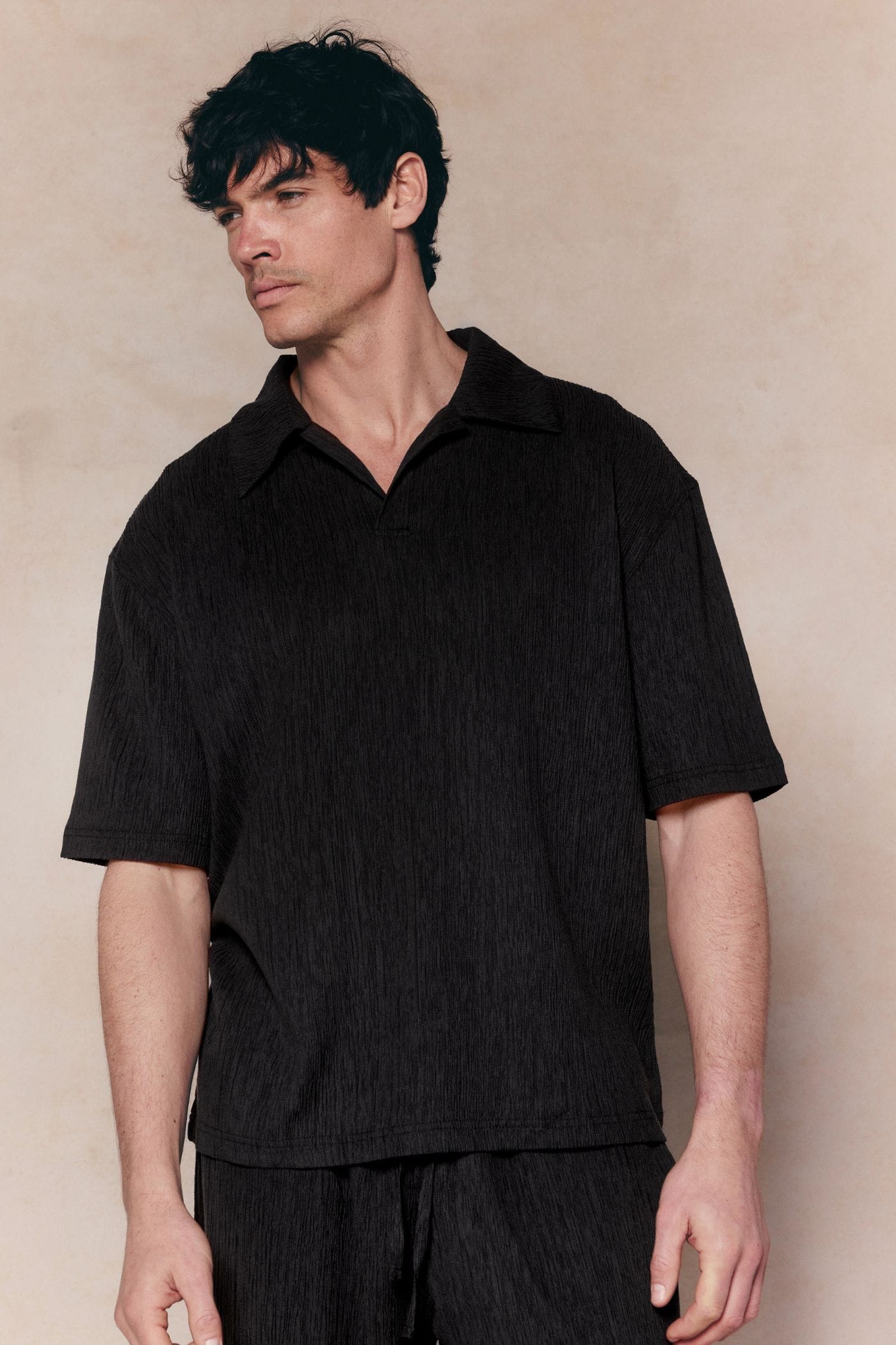 Silvano Crinkled Open Collar Polo - Black