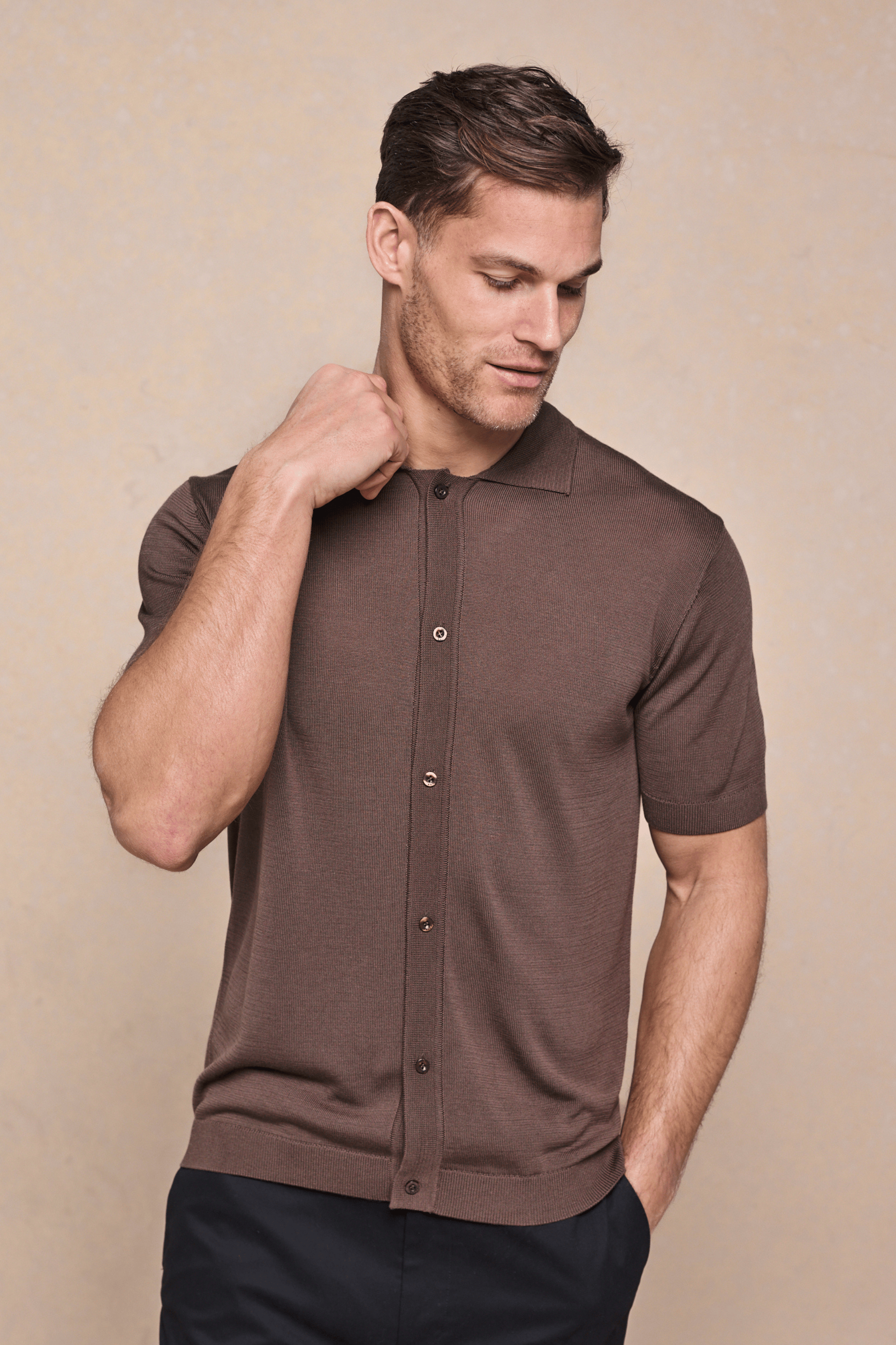 Pedro gebreide blouse met korte mouwen en knoopsluiting - Bruin