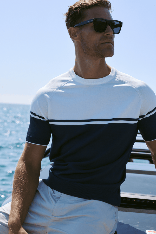 Riera Colour Block gebreid T-shirt met ronde hals - Marineblauw/Ecru 