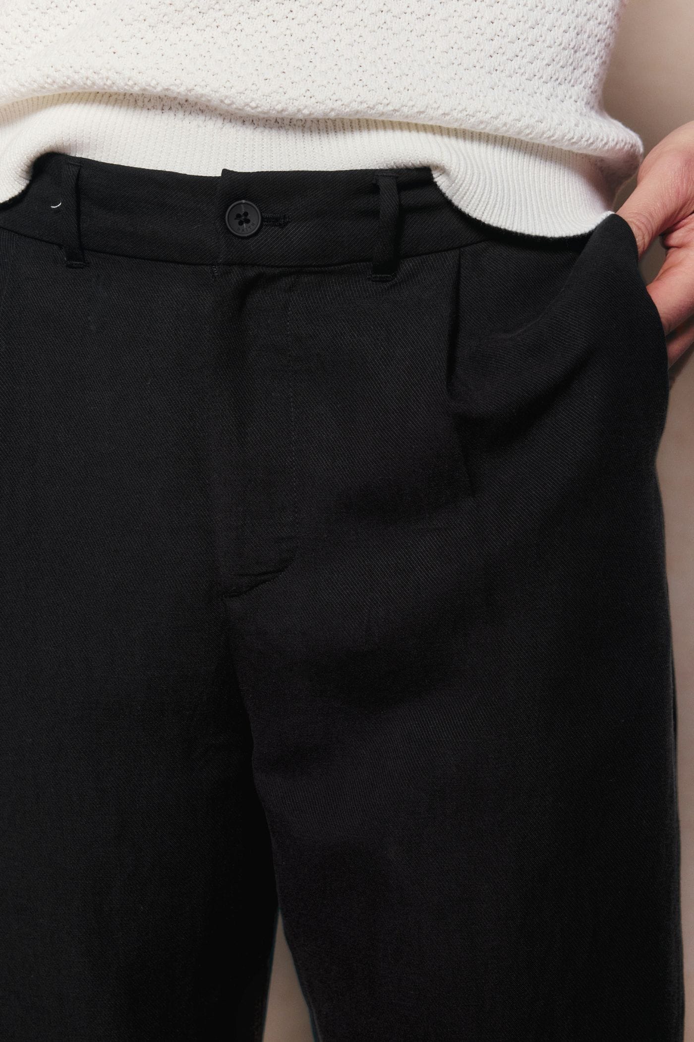 Helio Pleated Relaxed Trouser - Black