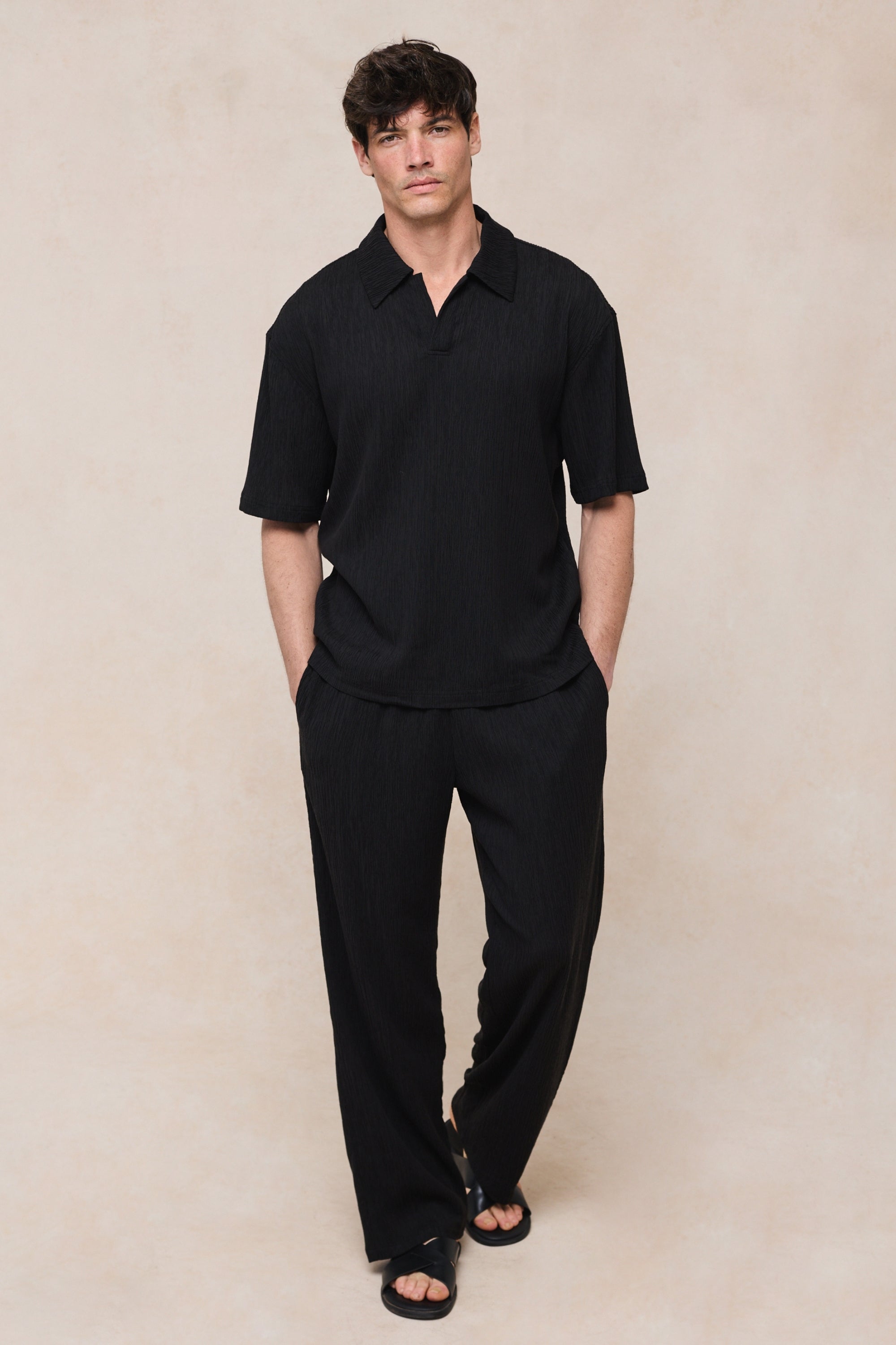 Silvano Crinkled Relaxed Trouser - Black