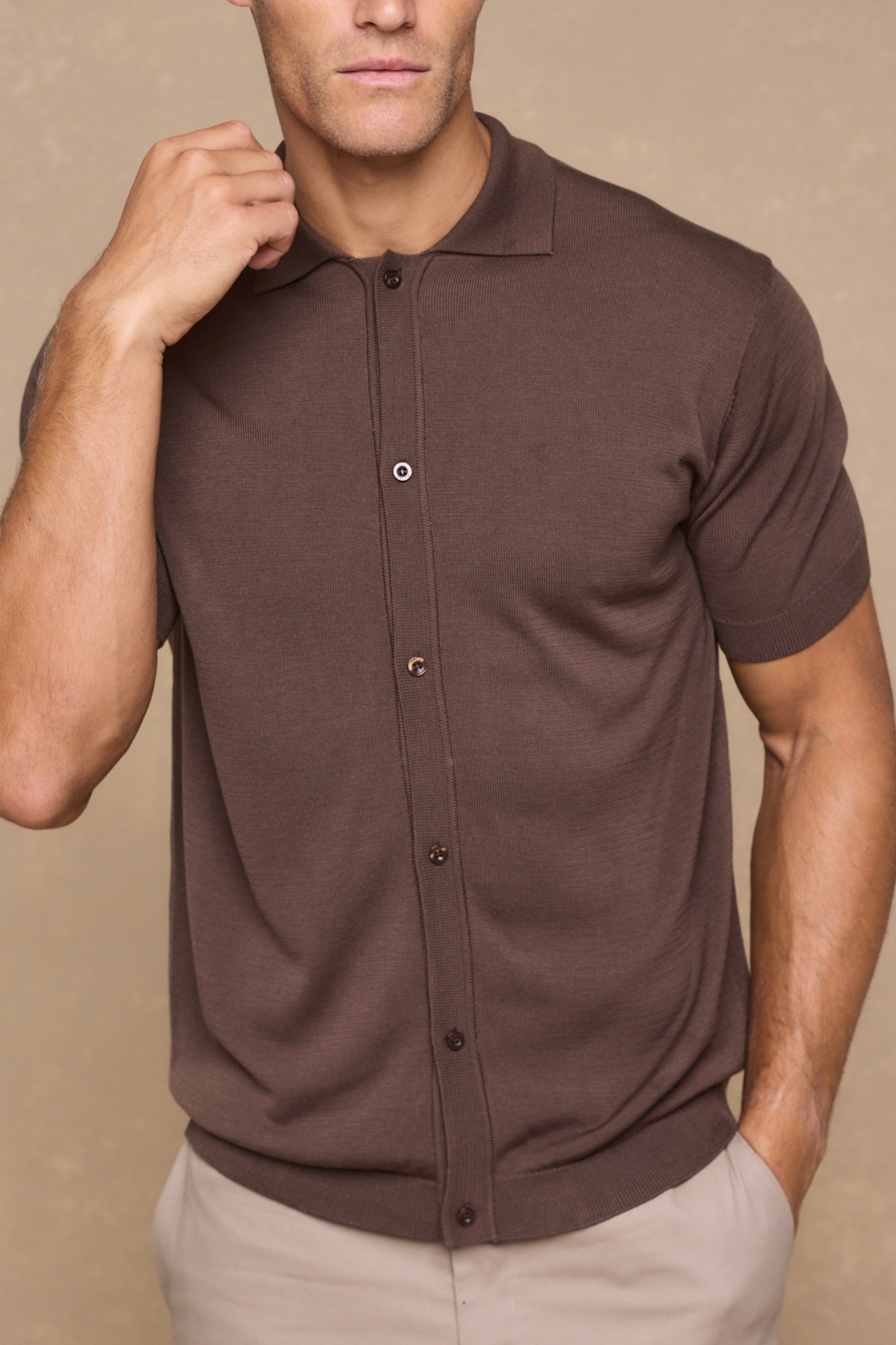 Pedro gebreide blouse met korte mouwen en knoopsluiting - Bruin
