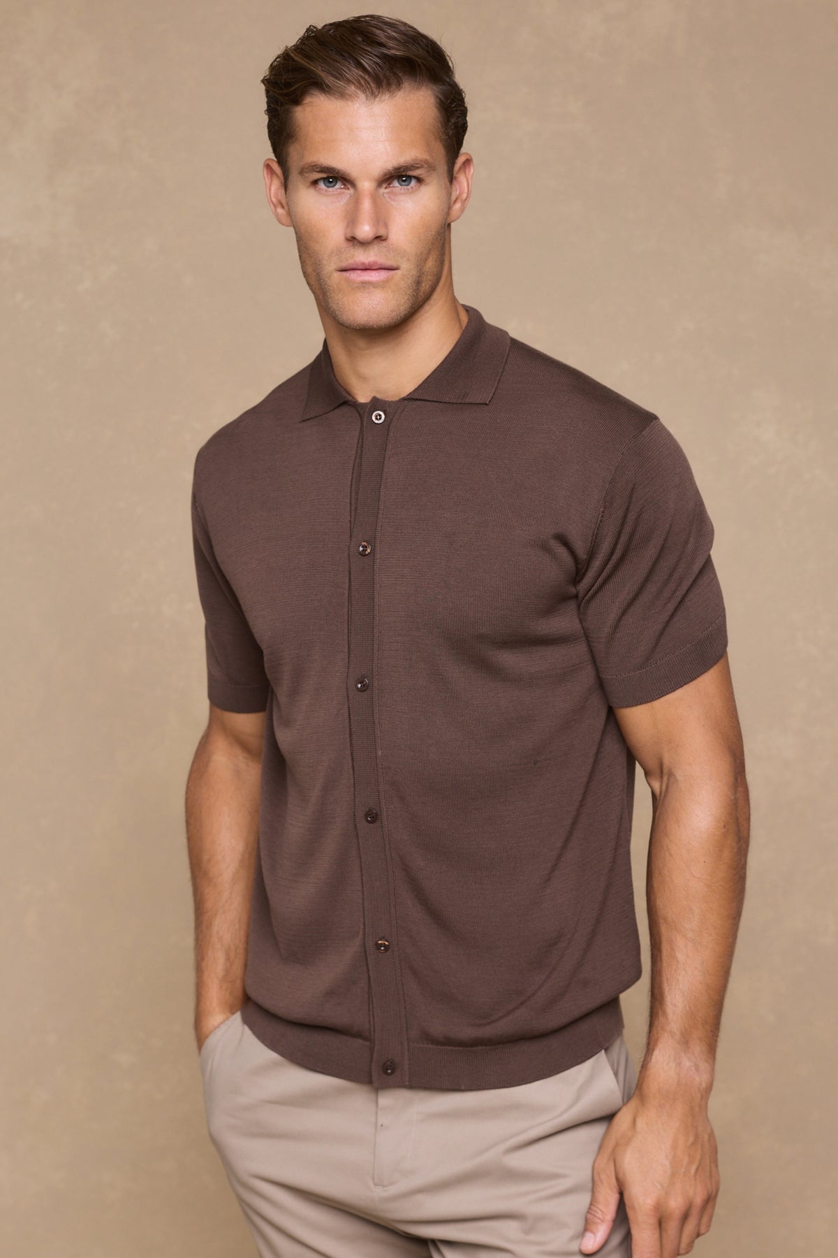 Pedro gebreide blouse met korte mouwen en knoopsluiting - Bruin