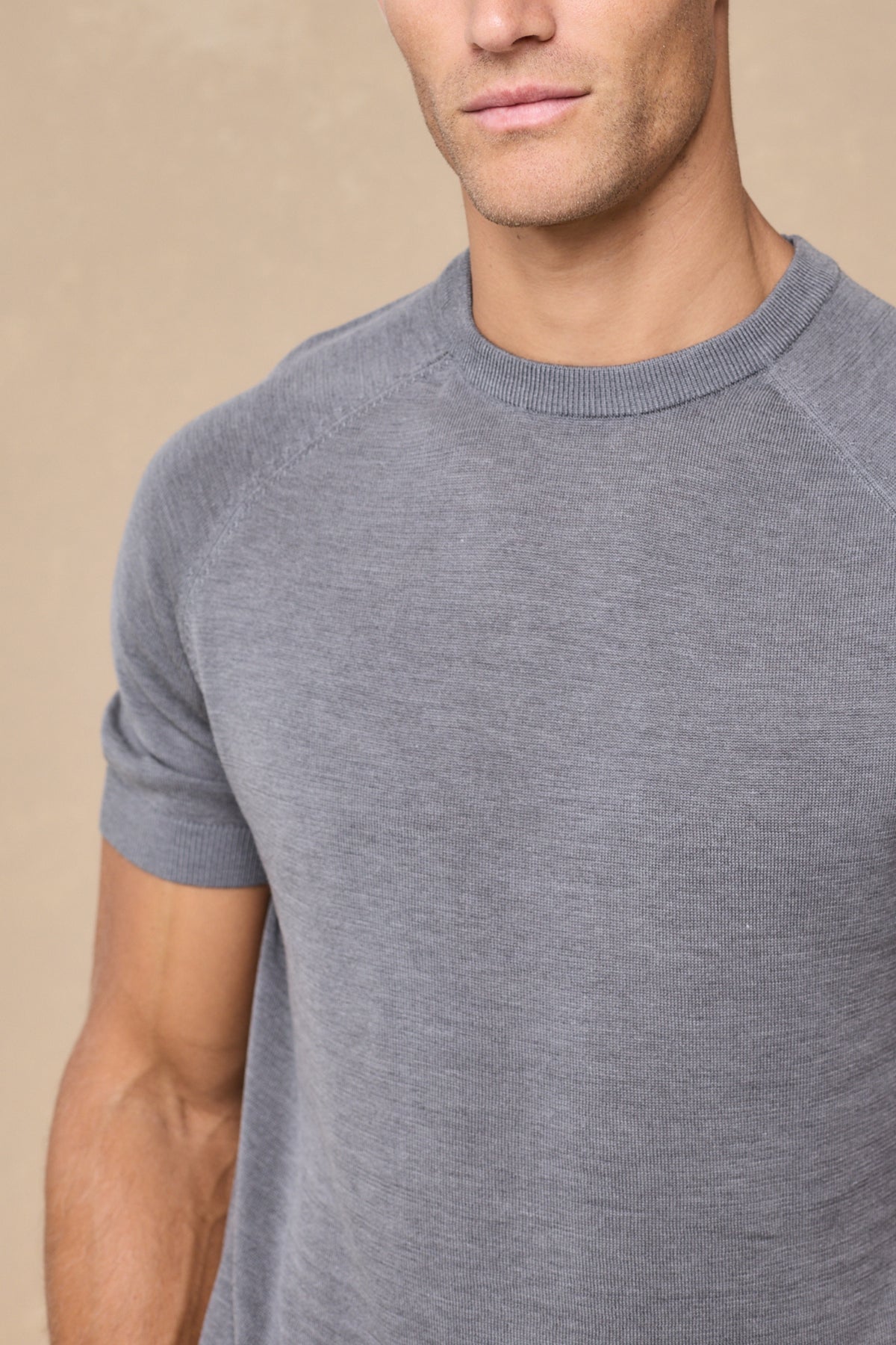 Riera gebreid T-shirt met ronde hals - grijs gemêleerd