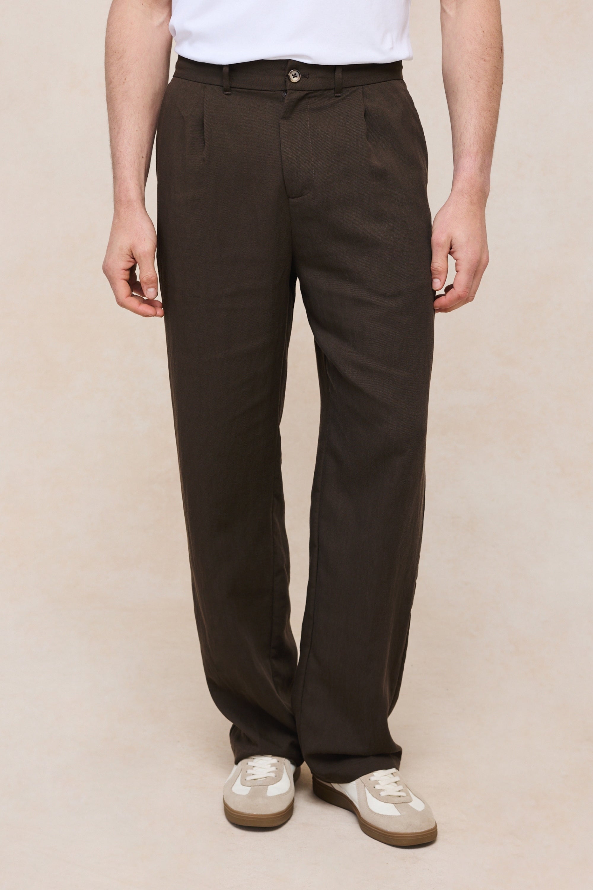 Helio Pleated Relaxed Trouser - Brown
