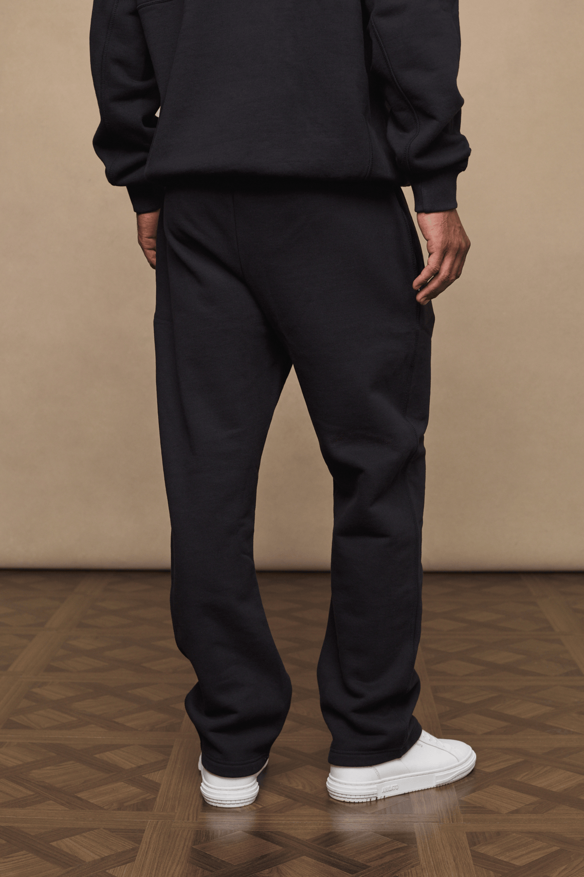 Axel Straight Leg Jogger - Black