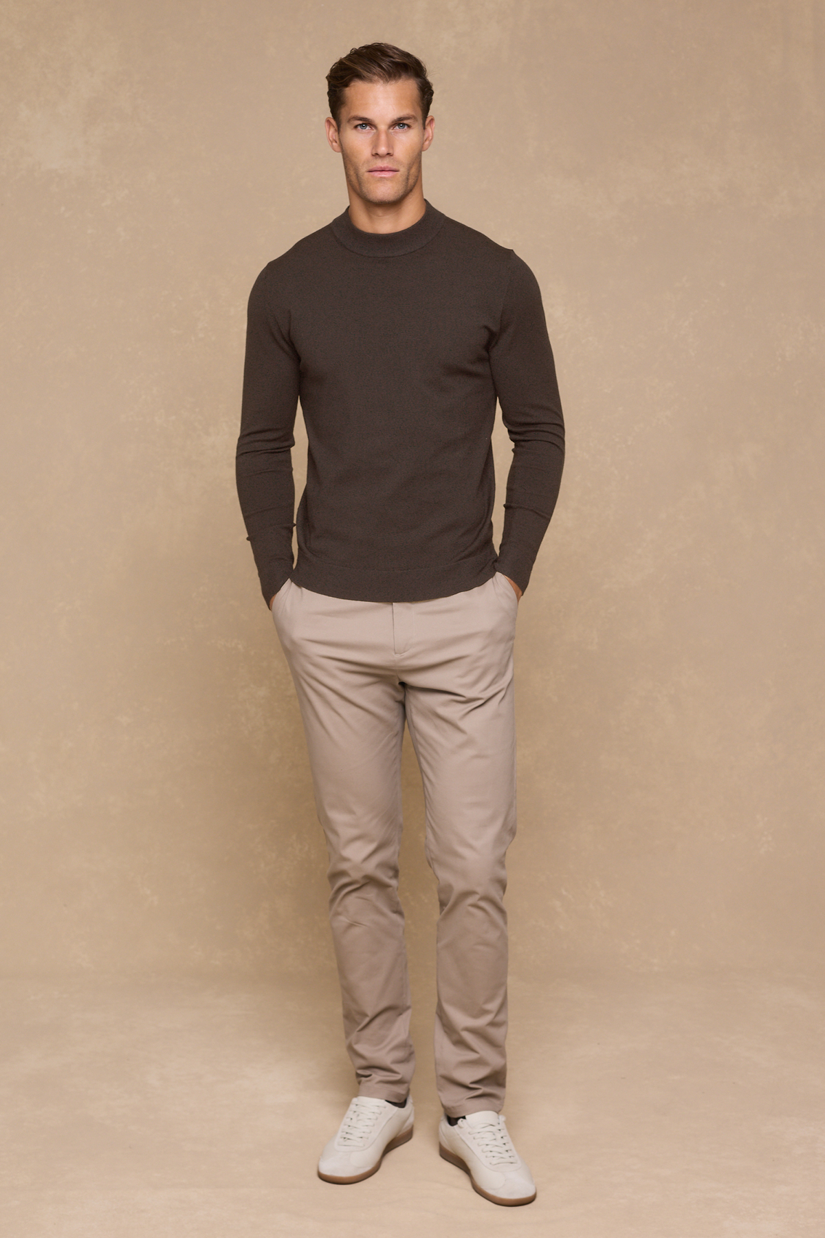 Noah Lightweight Crew Neck Sweater - Mocha